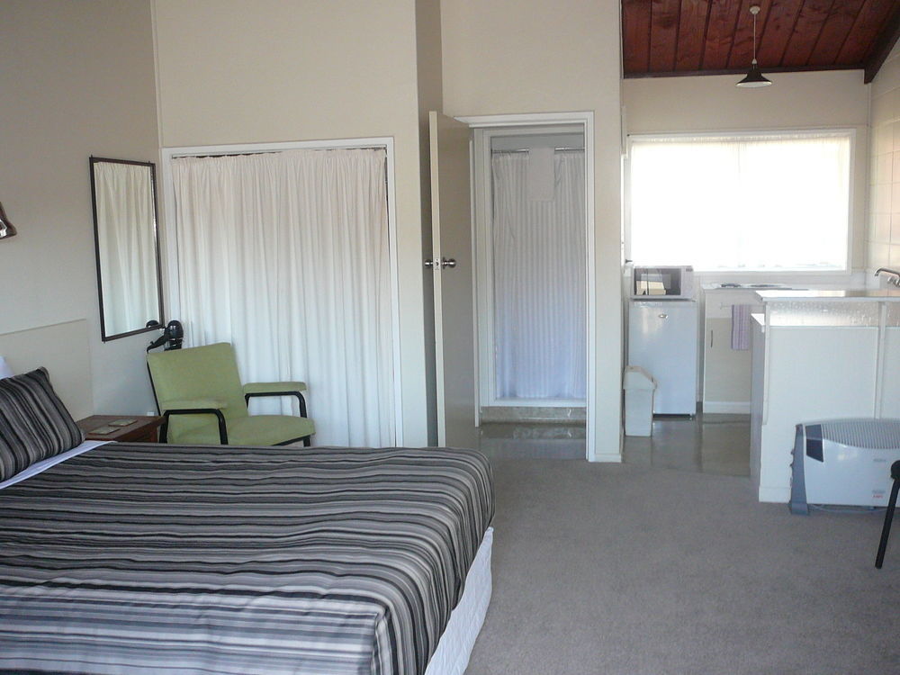 Tourist Court Motel Whakatane Buitenkant foto