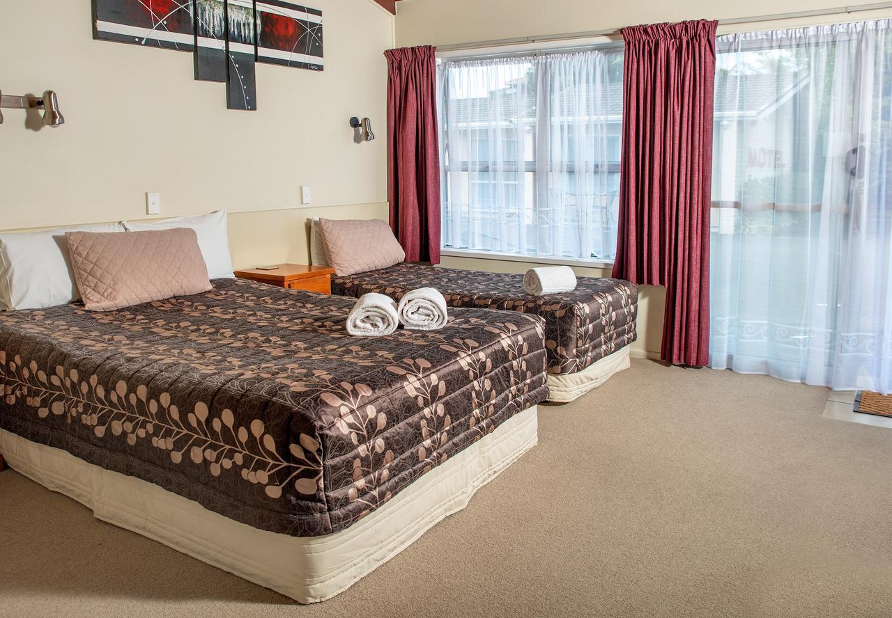 Tourist Court Motel Whakatane Buitenkant foto