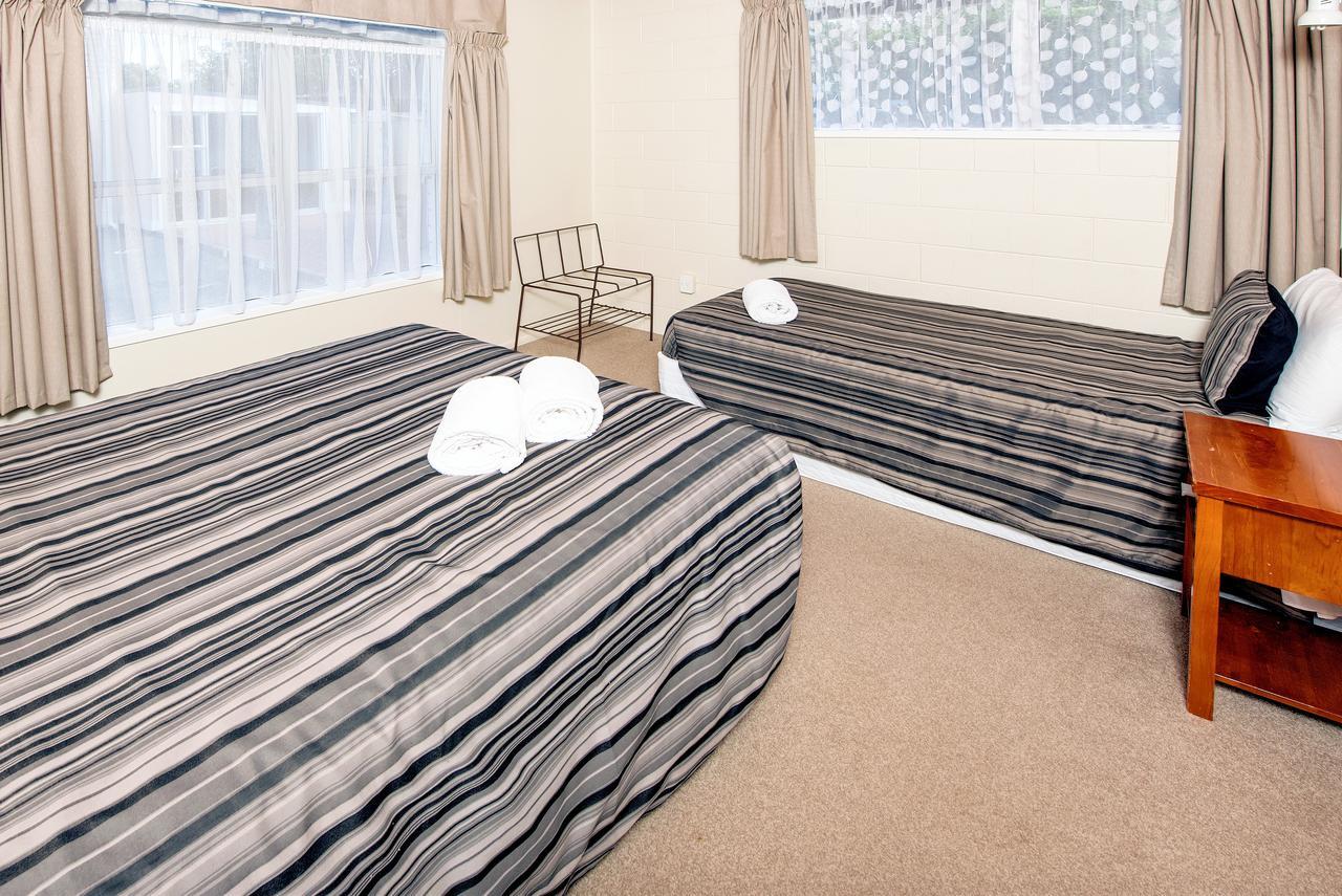 Tourist Court Motel Whakatane Buitenkant foto