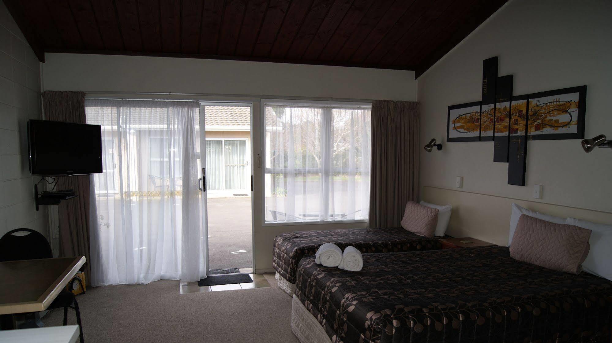 Tourist Court Motel Whakatane Buitenkant foto