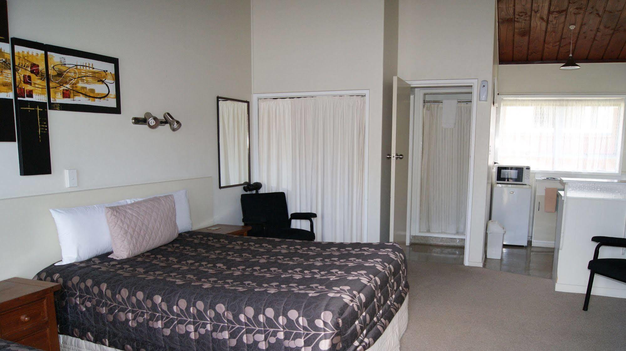 Tourist Court Motel Whakatane Buitenkant foto