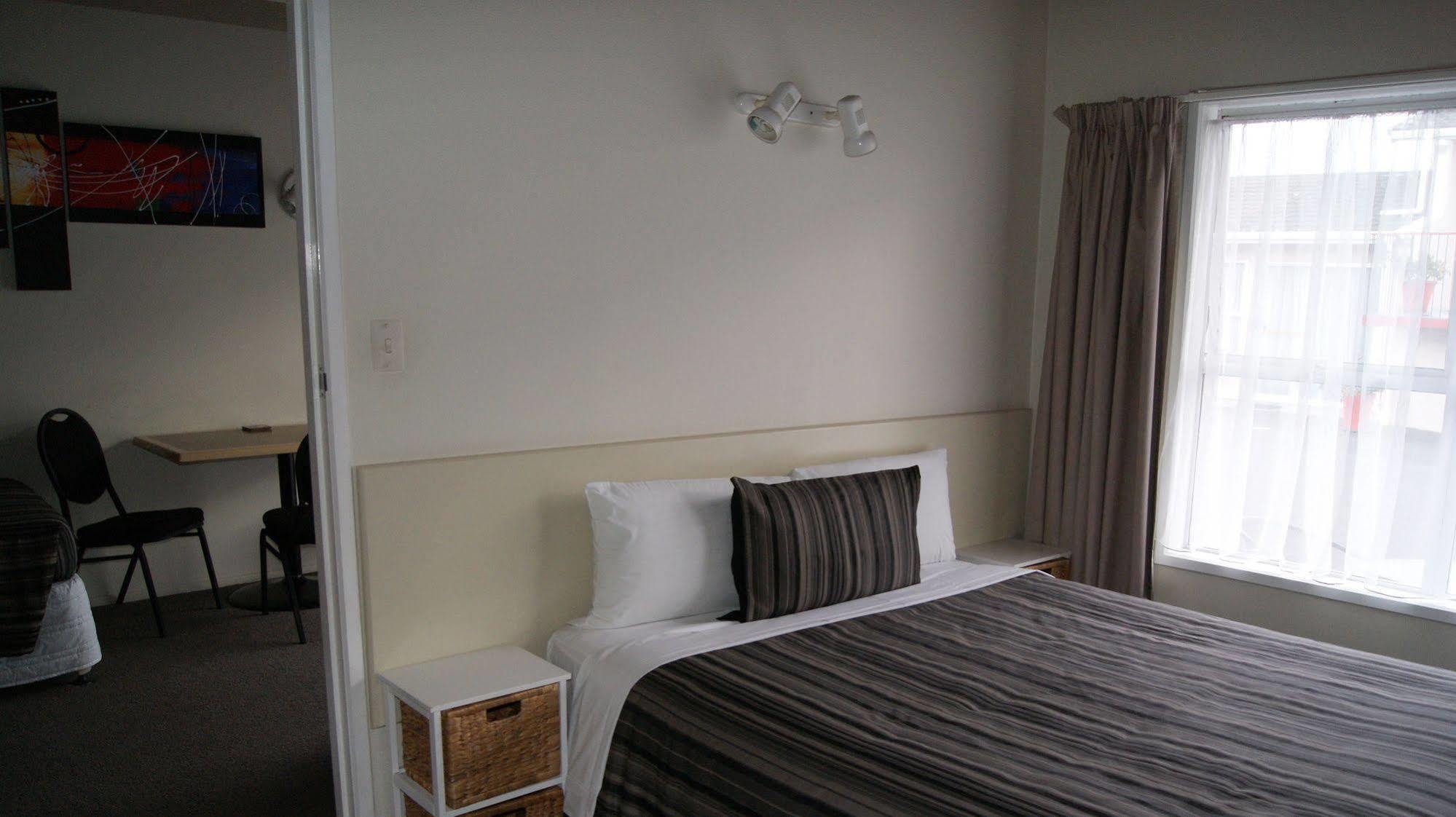 Tourist Court Motel Whakatane Buitenkant foto